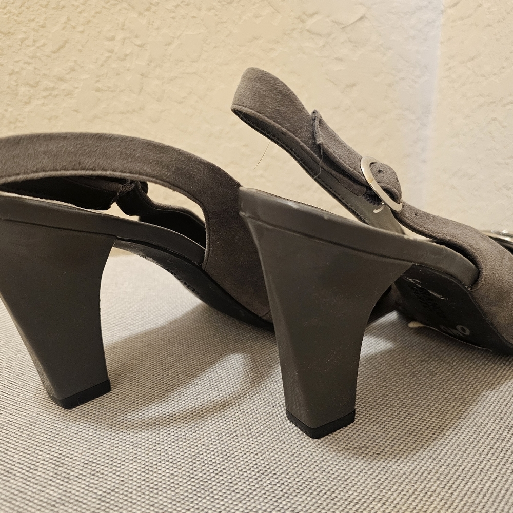 High Heels - Picture 2 of 6